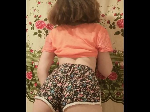 ❤️ सेक्सी जवान बेब क्यामेरामा उनको शर्ट्स फुकाल्दै ❤  हामी मा  ❤